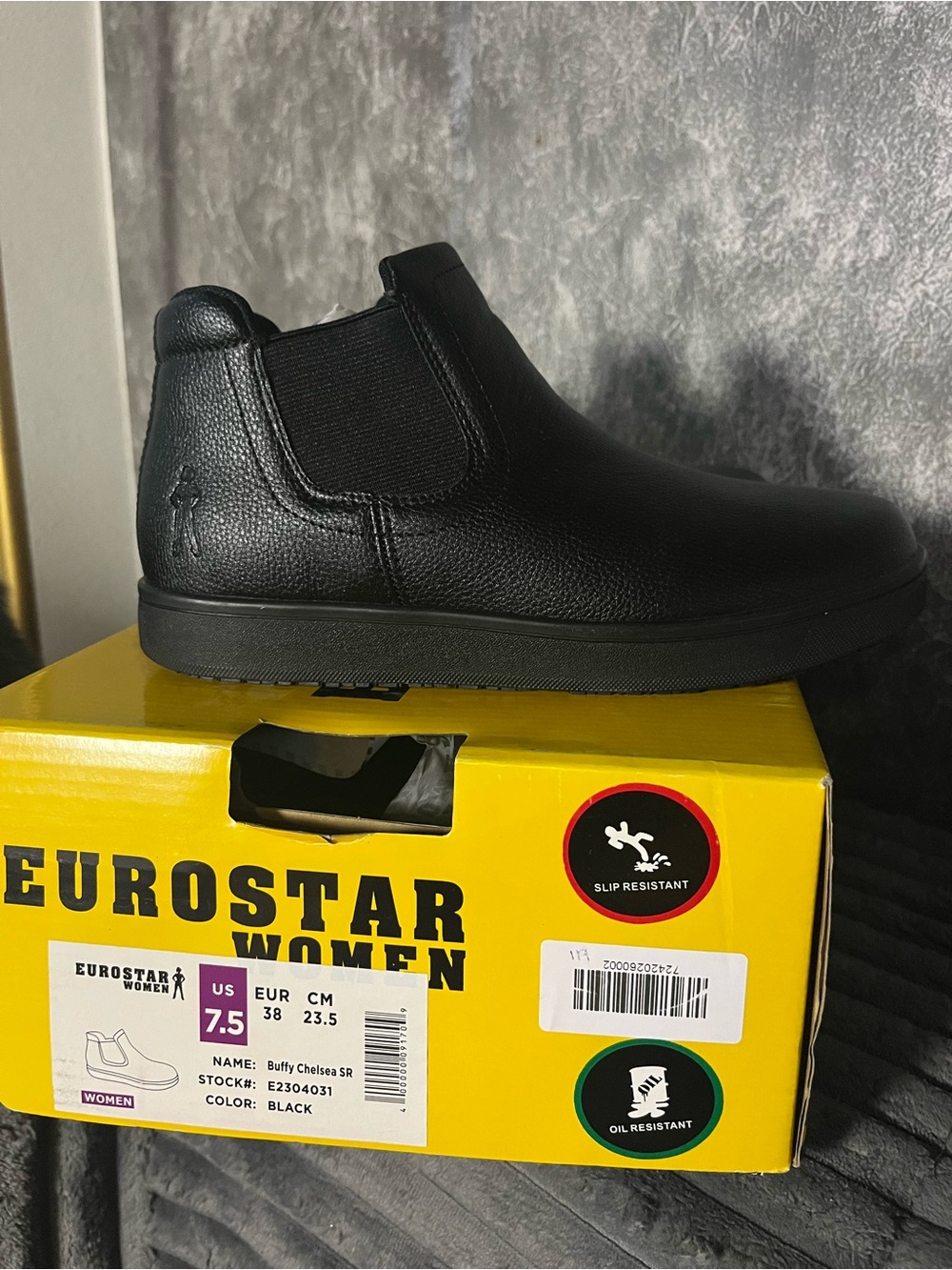 Women’s Chelsea Ankle Boot – Black new in box 7.5